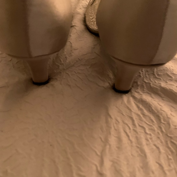 Mootsies Tootsies Cream Peep-Toe Pumps - Picture 3 of 3